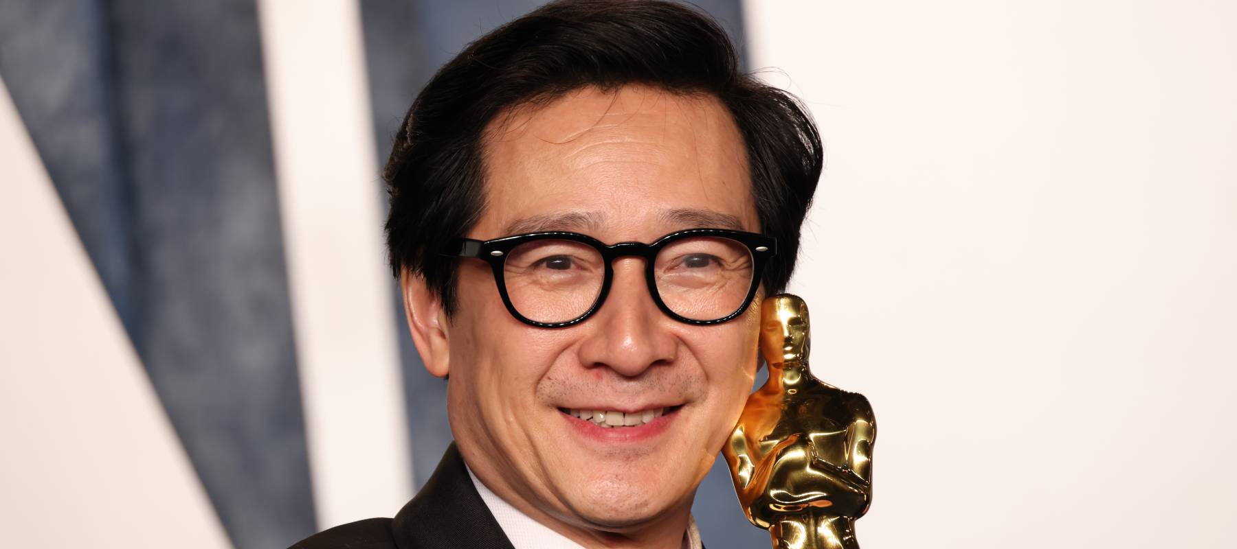 Ke Huy Quan attends the 2023 Vanity Fair Oscar Party Hosted By Radhika Jones at Wallis Annenberg Center for the Performing Arts on March 12, 2023 in Beverly Hills, California.