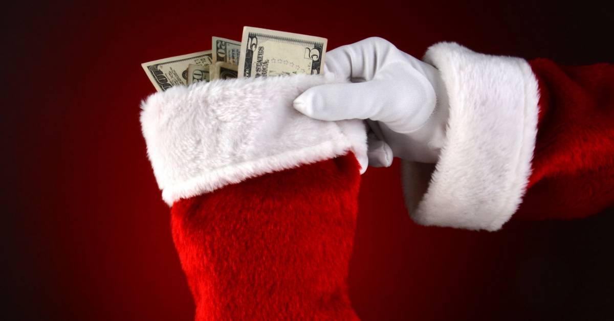 The Holiday Tipping Guideline to Show You Care