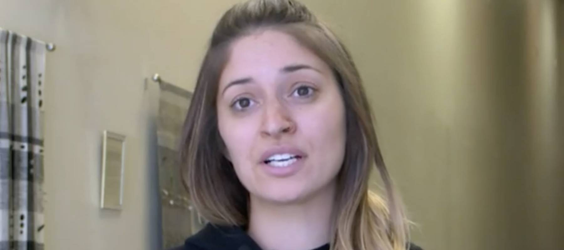 Real estate agent Alyssa Webb was spooked when she saw an intruder while giving a home tour.