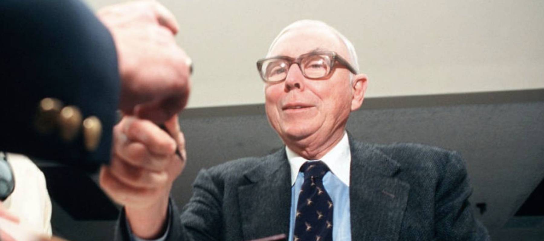 Charlie Munger at his book signing event Katherine Graham at Borsheim's Jewelry store.