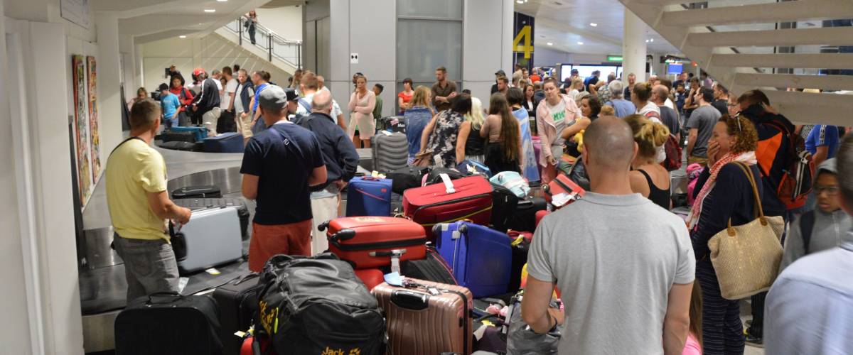 manchester airport baggage claim