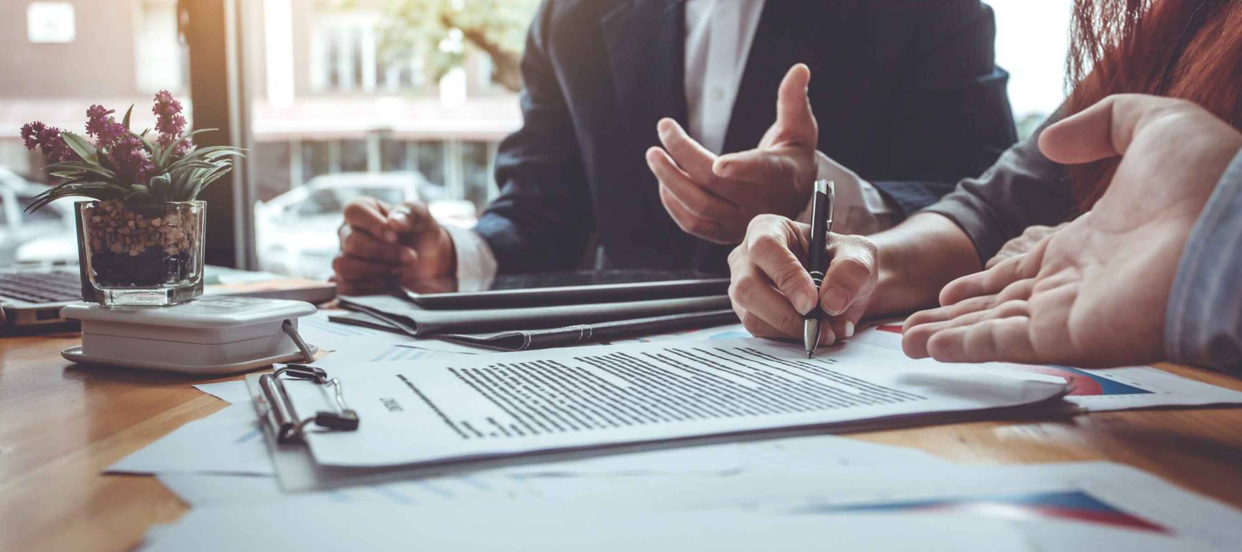 Business contract. agreement was signed co-investment business