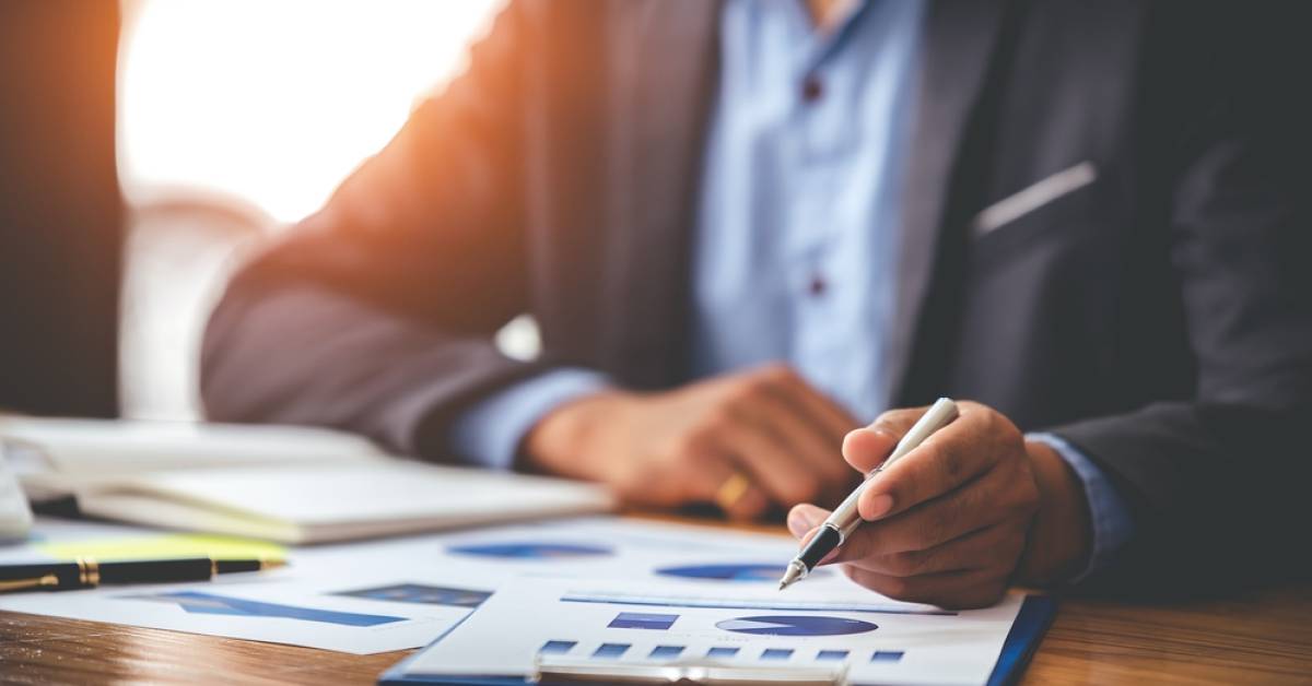 when should i leave my financial advisor
