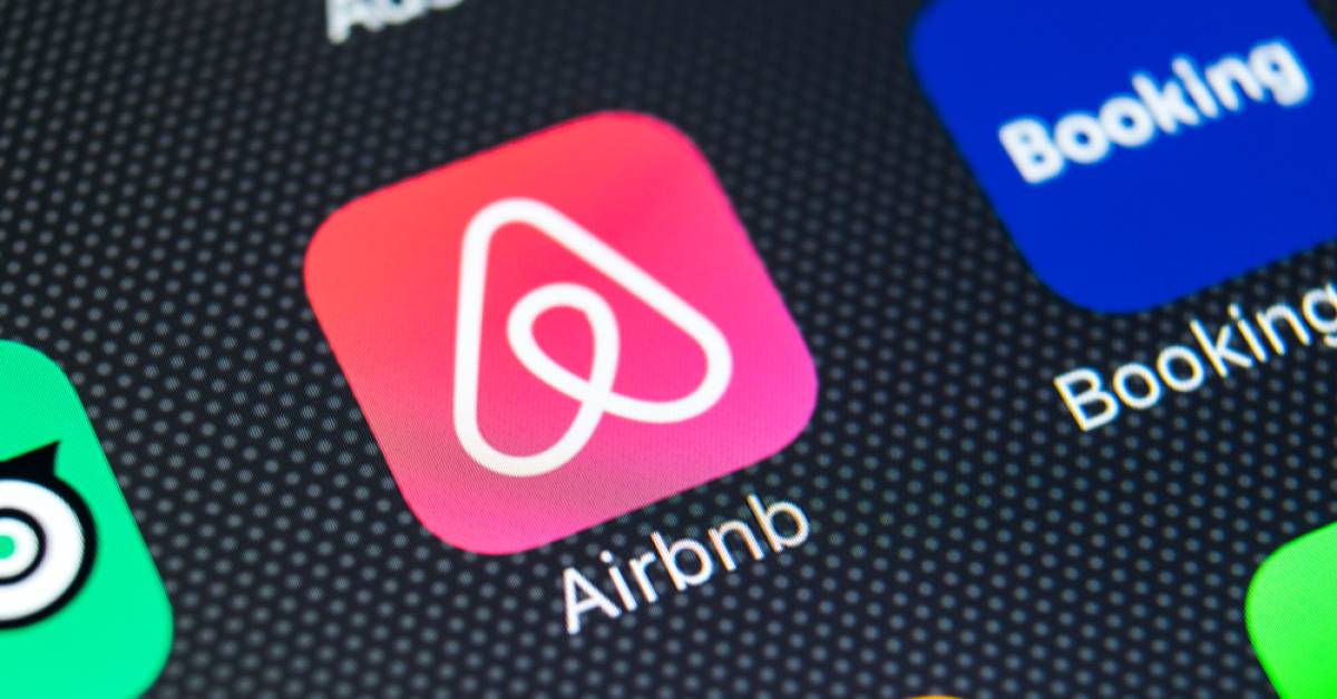 Florida Woman Goes Viral on TikTok After Paying a 250 Airbnb Cleaning