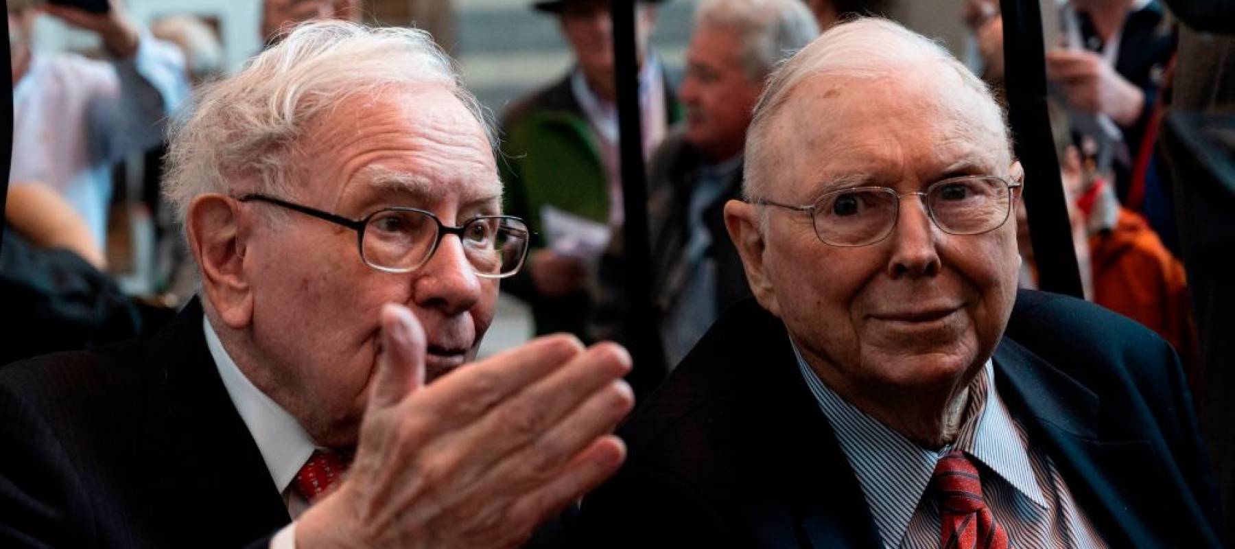 Warren Buffett (L), CEO of Berkshire Hathaway, and vice chairman Charlie Munger attend the 2019 annual shareholders meeting in Omaha, Nebraska, May 3, 2019.