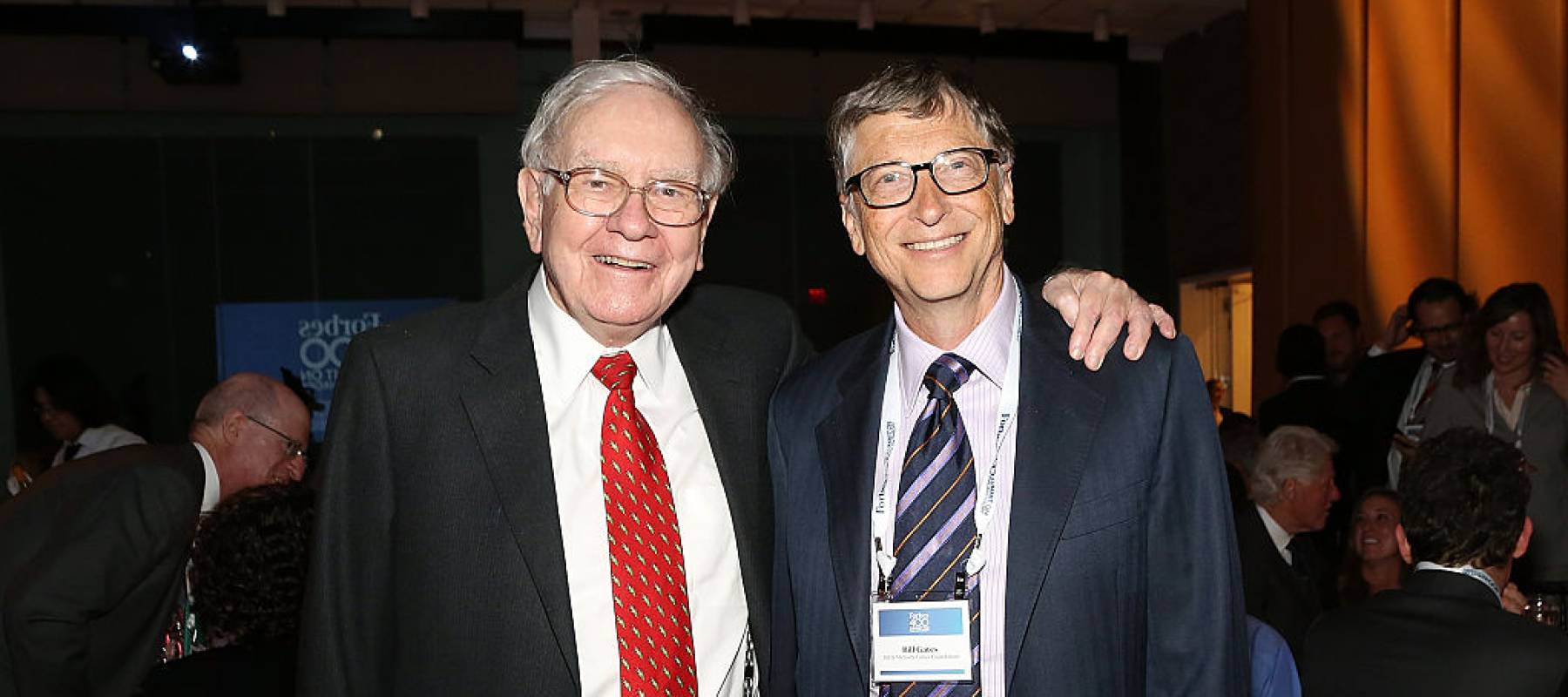 Warren Buffett (L) and Bill Gates attend the Forbes' 2015 Philanthropy Summit Awards Dinner on June 3, 2015 in New York City.