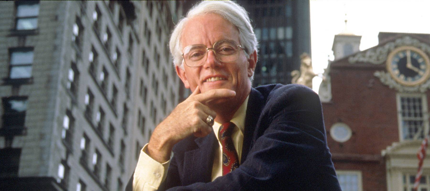 Investment guru Peter Lynch poses for a photograph in 1993.