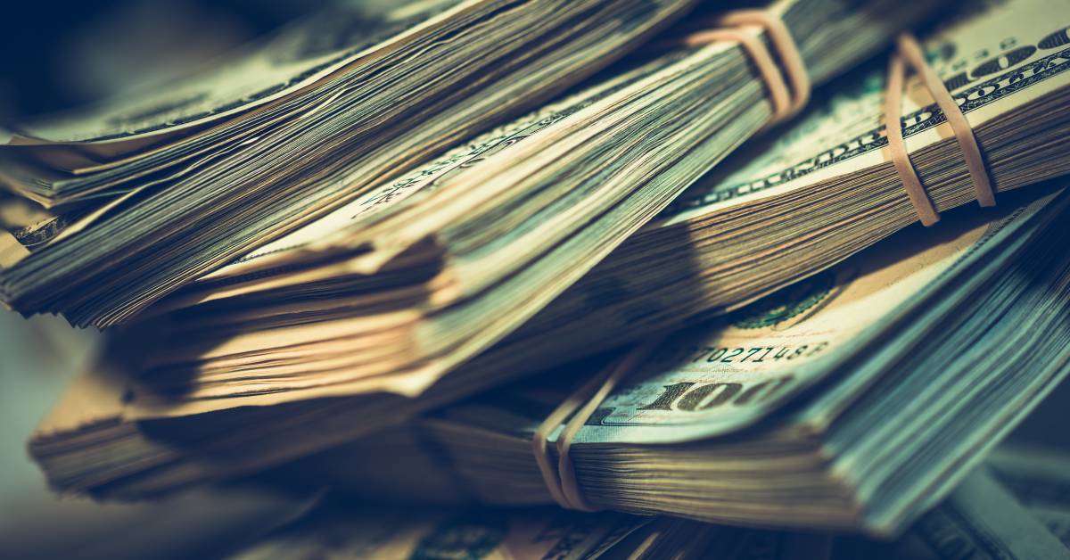 Can you deposit $650,000 cash in the bank?