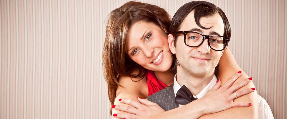 woman with geeky man