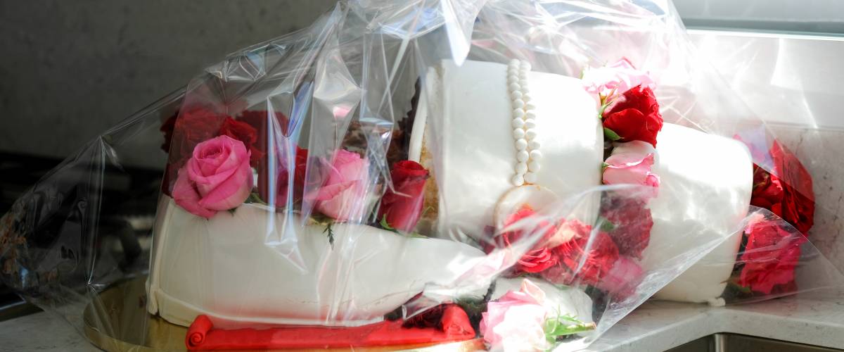 Deadly serious cake cutting