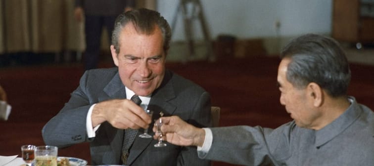 Nixon drinking with Zhou