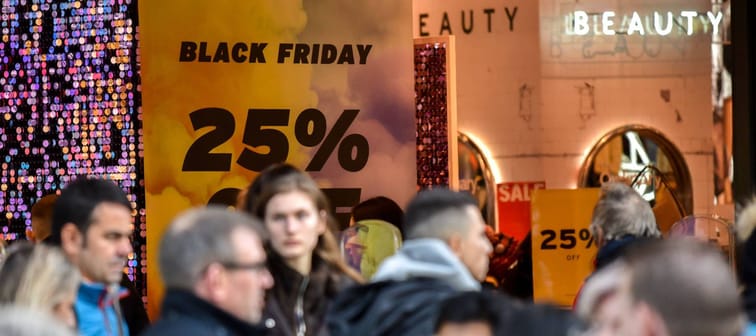 Black Friday sales, London, UK. - 29 Nov 2019.