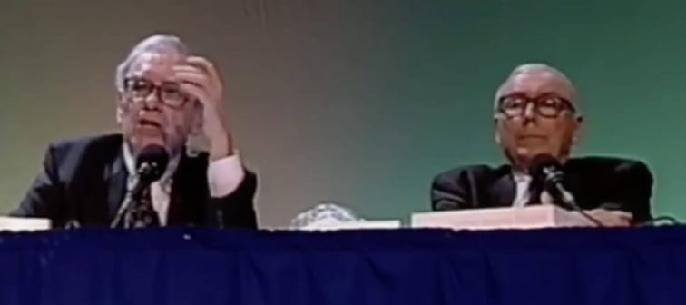 Warren Buffett and Charlie Munger speak at 1998 Berkshire shareholders meeting.