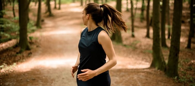 Runner looking over shoulder.