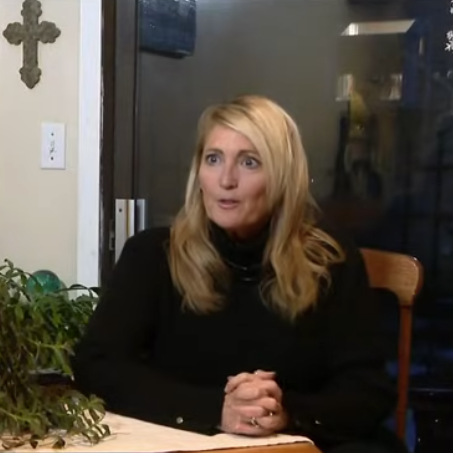 Therese Scarlati shares her story with CBS News Chicago.
