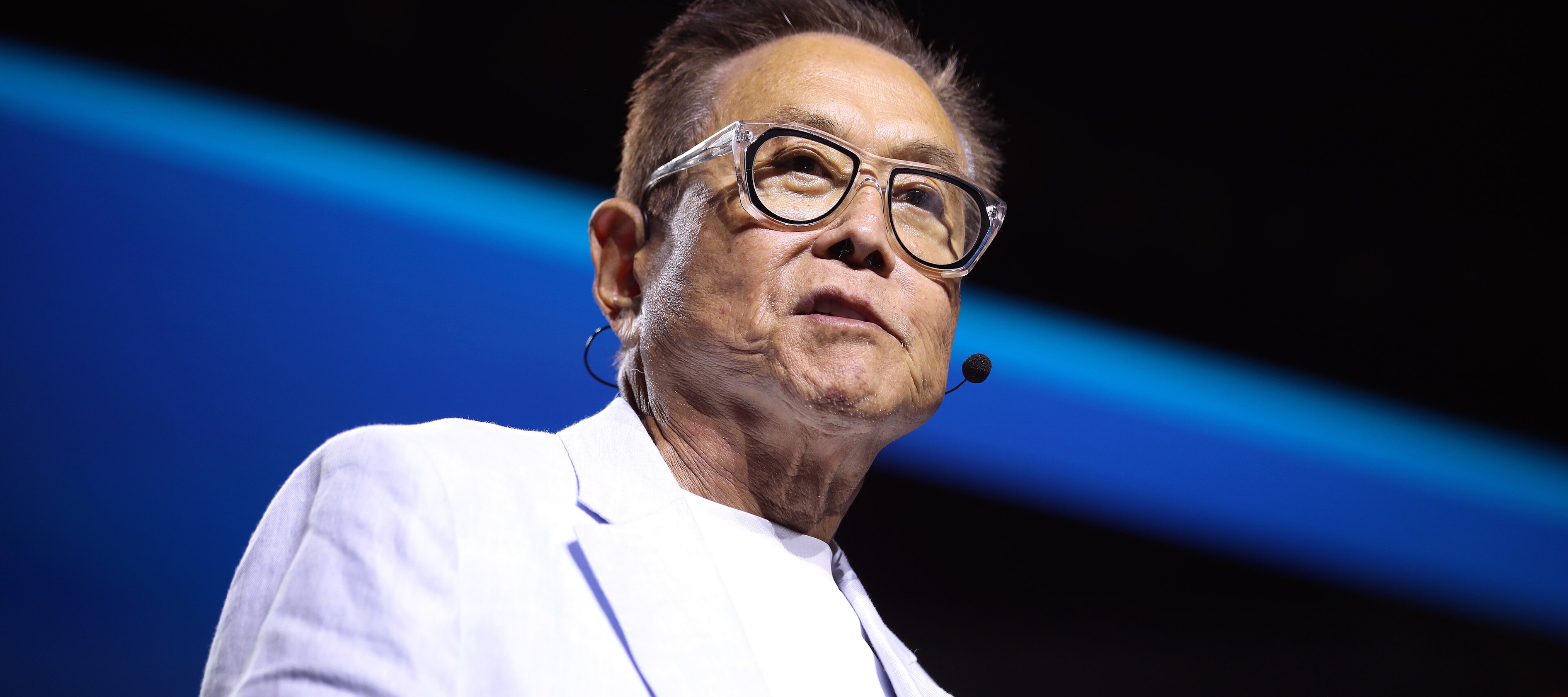 Robert Kiyosaki speaking with attendees at the 2024 FreedomFest.