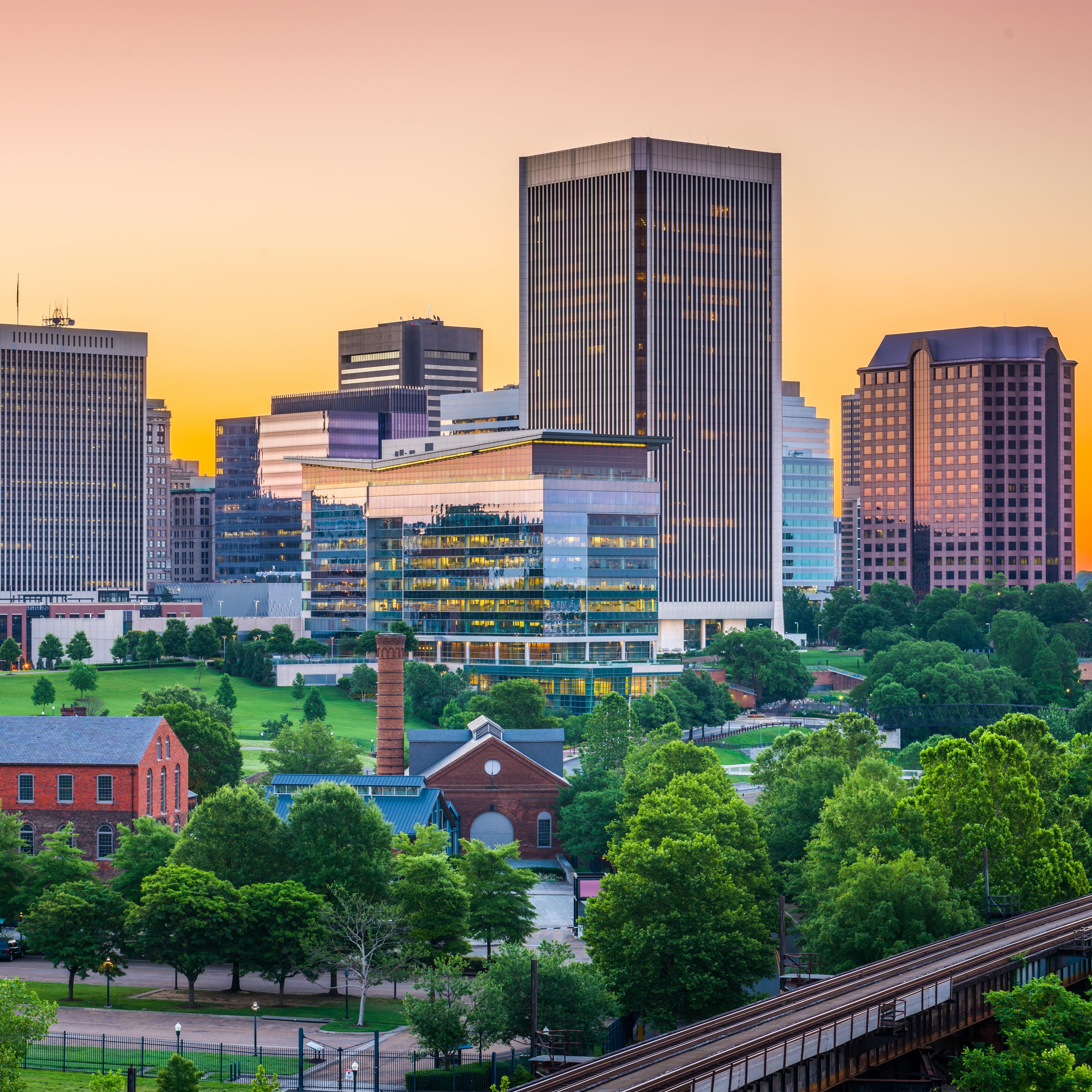 Richmond, Virginia skyline.