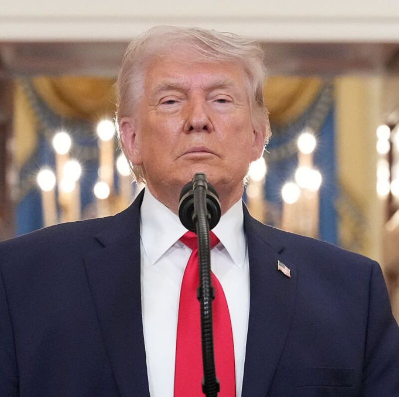 Image of Trump and image of triumphal arch rendering