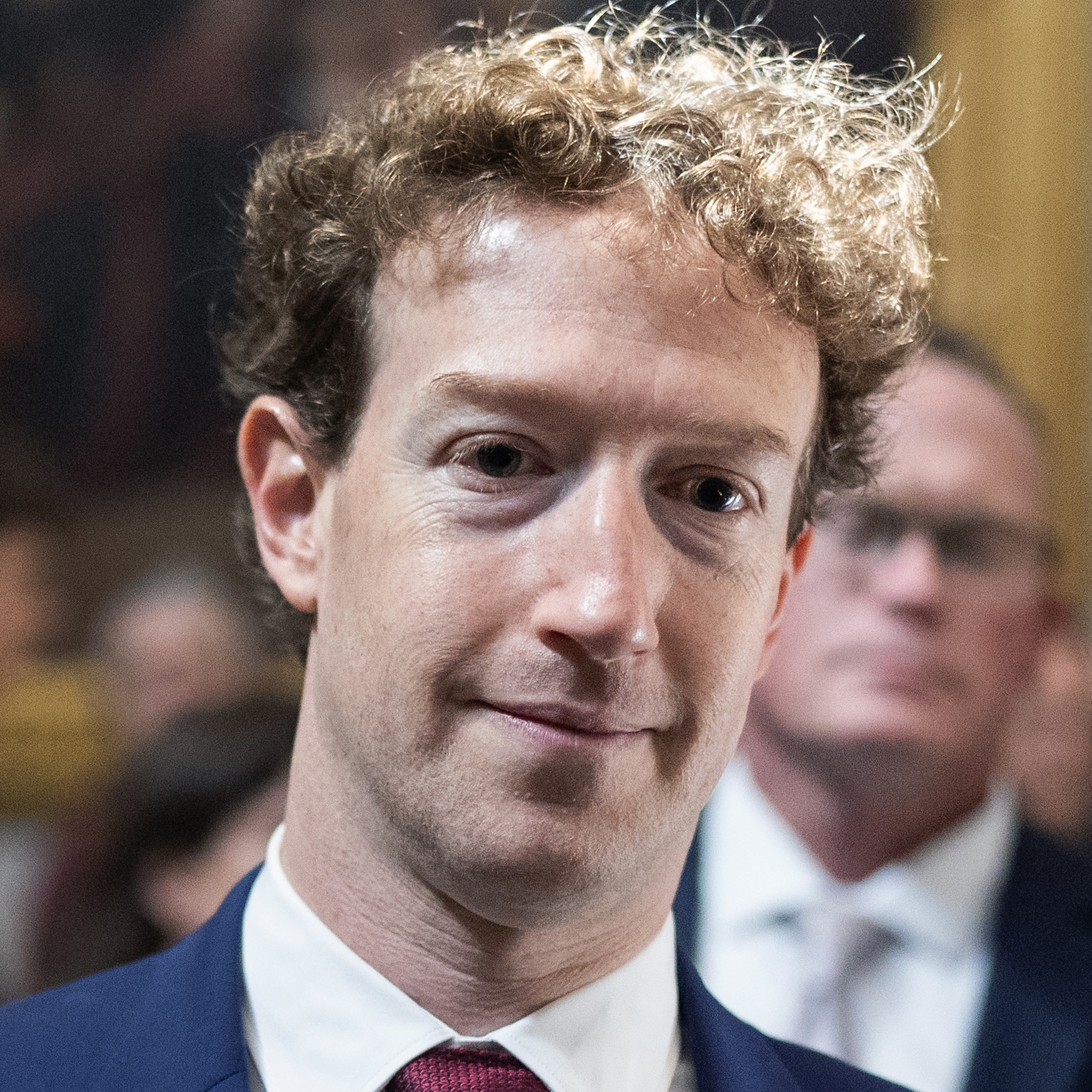 Mark Zuckerberg is overseeing the development of an AI-powered, 3D-animated version of himself to talk to Meta staff.