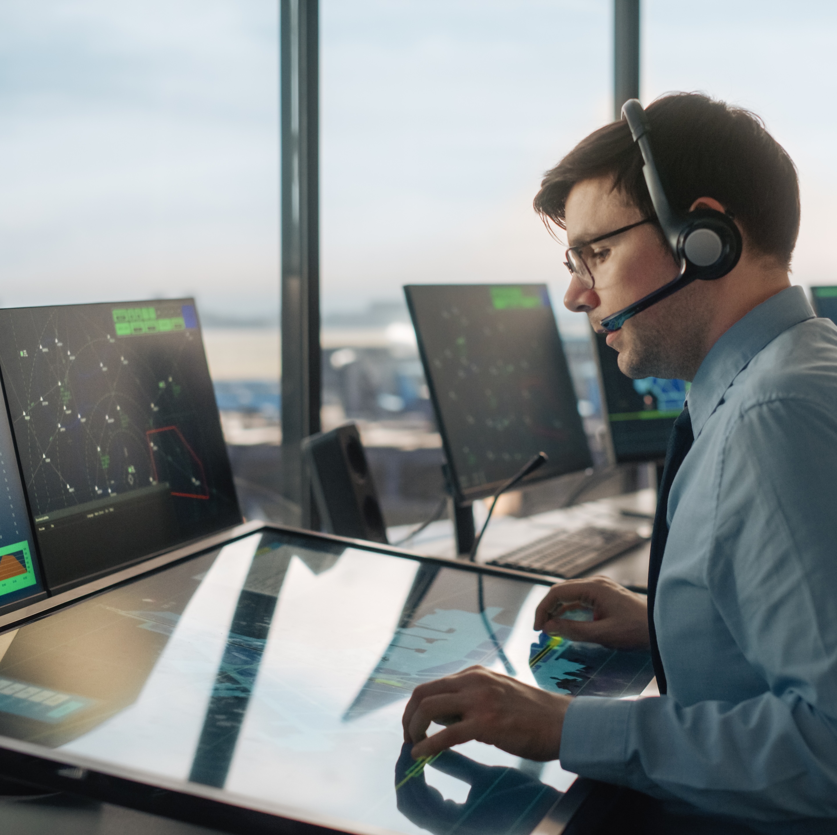 The U.S. Department of Transportation has launched an ad campaign to recruit gamers for air traffic control jobs.