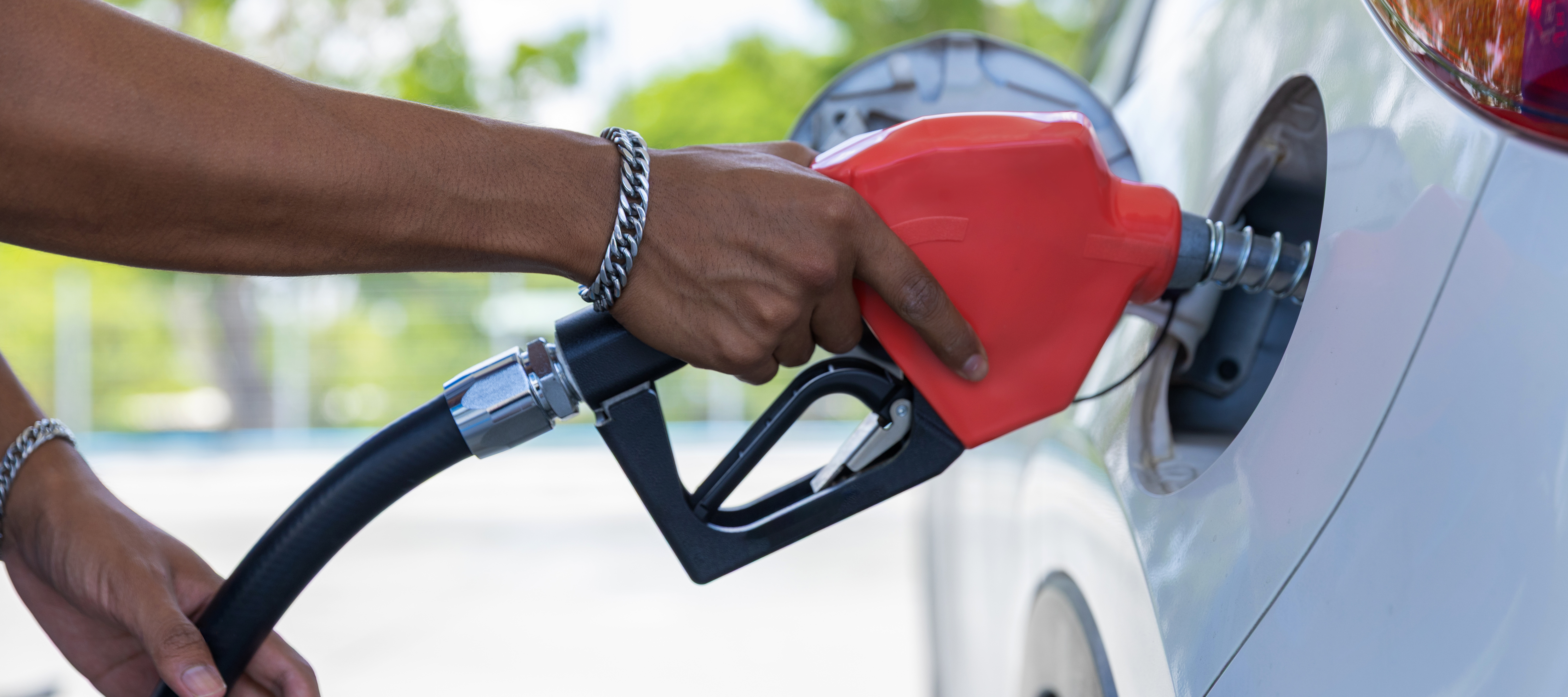 Gas prices remain high across the U.S.