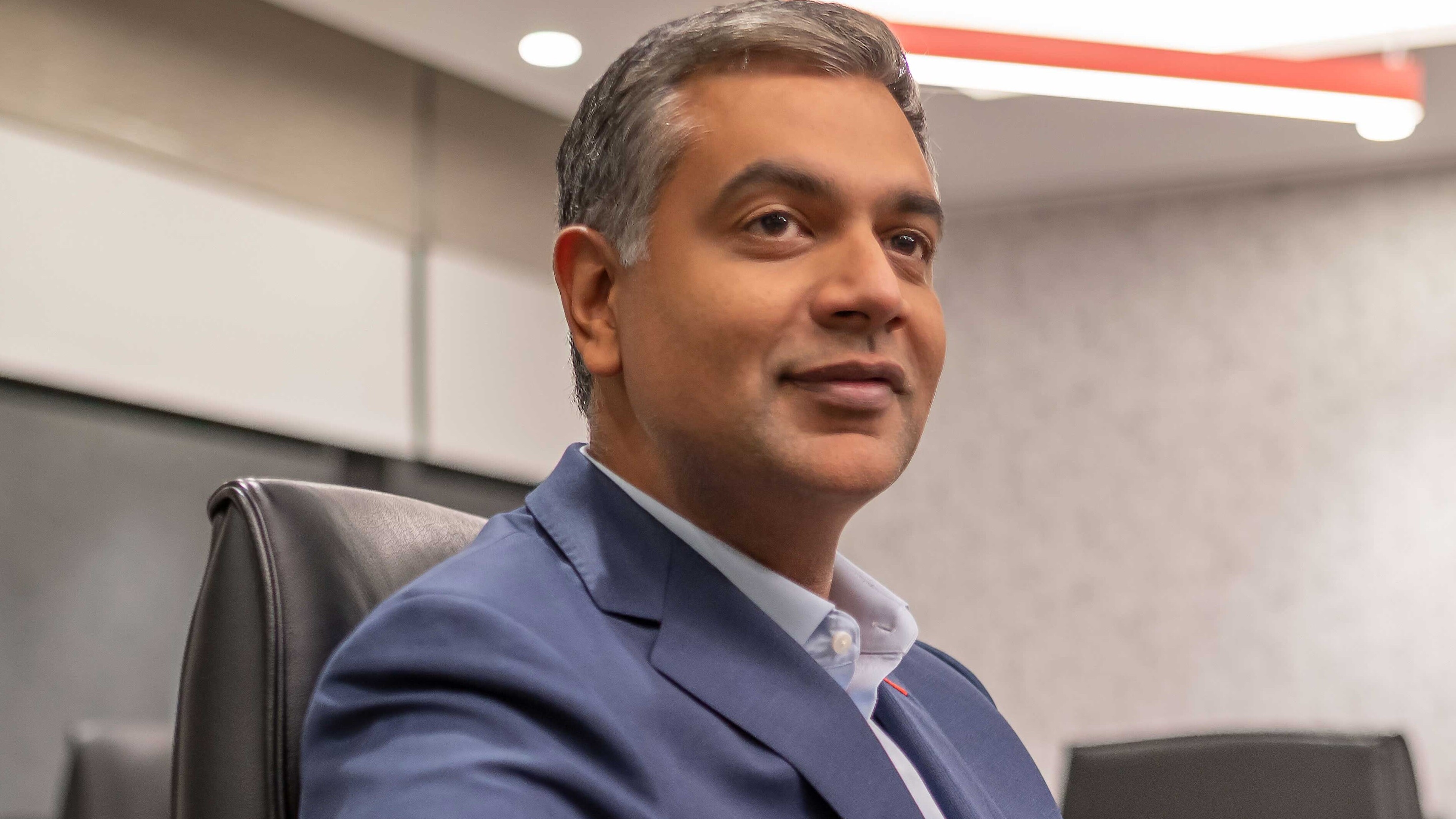 Bank CEO used his AI clone to lead earnings call