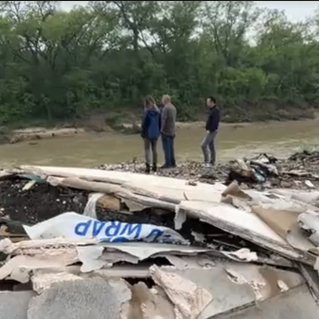 Photo of garbage around the Trinity River in Dallas