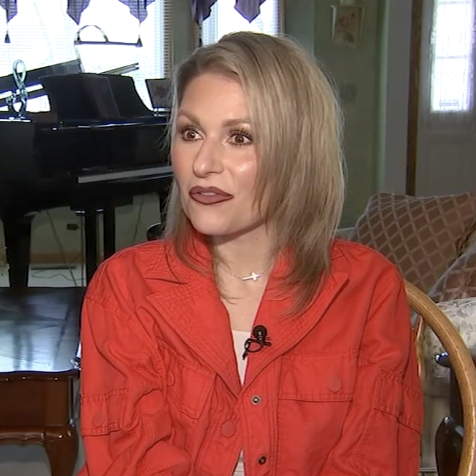 Jennifer Lichthardt believed scammers because they used her bank's number.