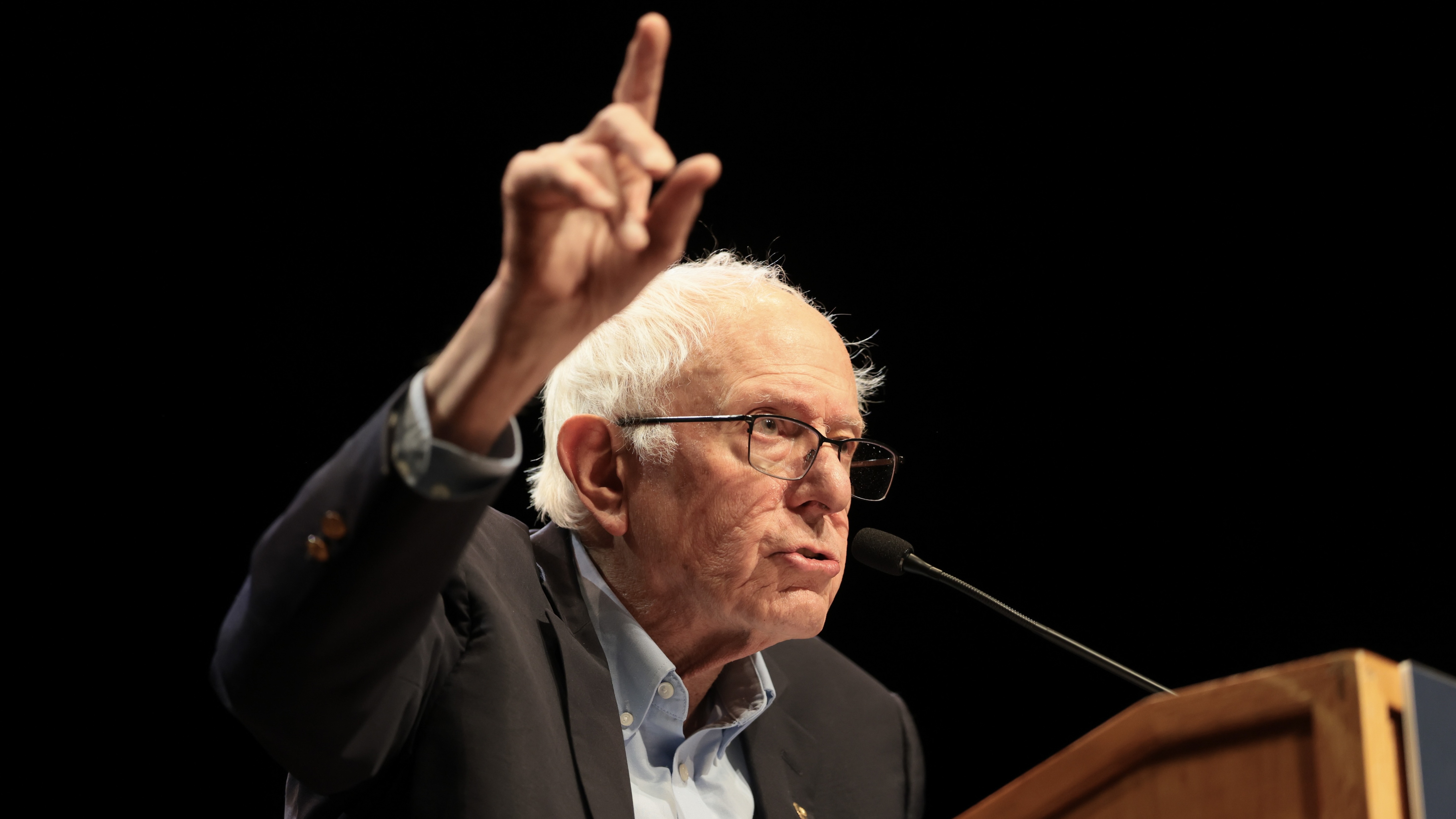US families to receive $12,000 under new proposal from Bernie Sanders — and he takes a direct swipe at Jeff Bezos