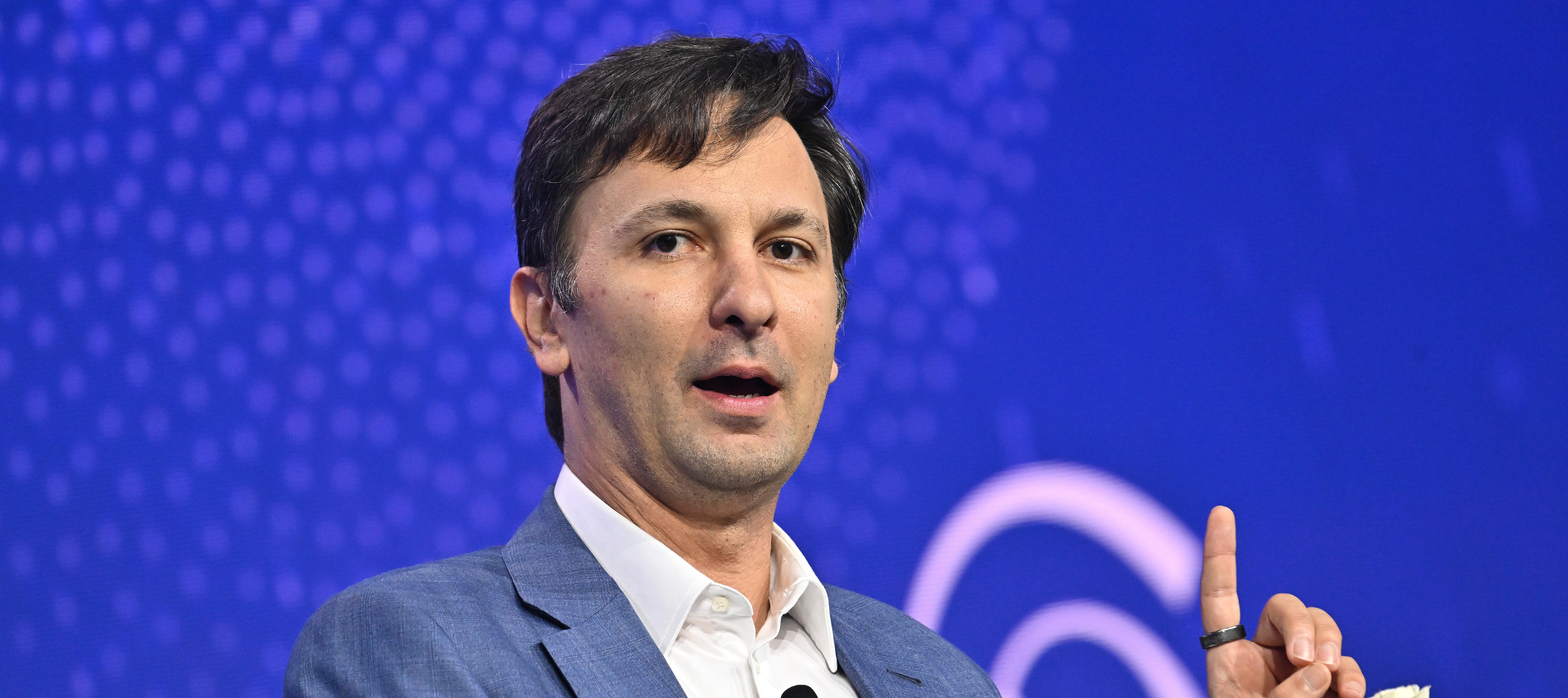 Kaz Nejatian, CEO of Opendoor, speaks at a 2025 event in Atlanta.
