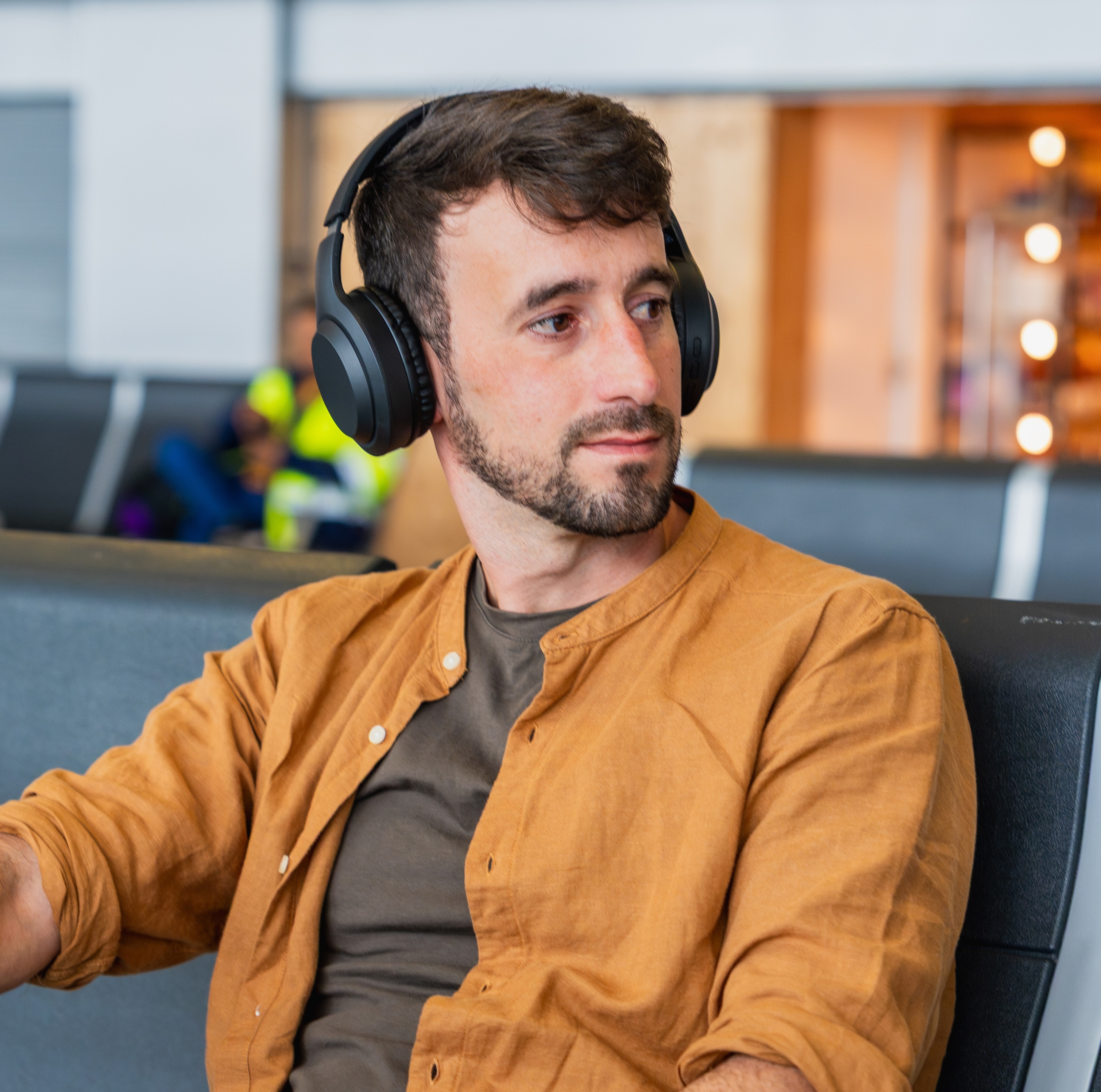 A traveler received their headphones back after four years — and it was thanks to the US-Iran war.