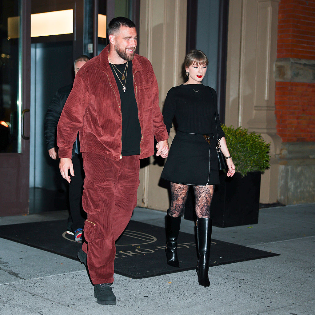 A photo of Taylor Swift and Travis Kelce