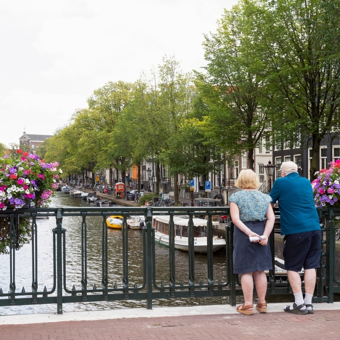 A photo of an elderly couple in the Netherlands