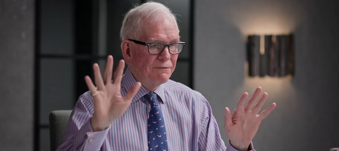 Jeremy Grantham spread both hands outwards on an episode of The Diary of a CEO podcast.
