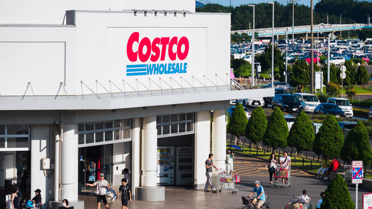 ‘Costco has been good to me’: Arizona employee makes $33 an hour, but he’s a mil...
