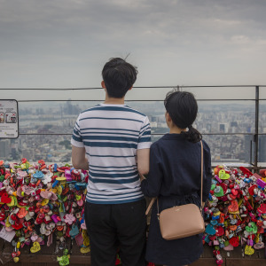 couple in seoul