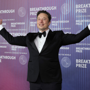Elon Musk attends the 10th Annual Breakthrough Prize Ceremony.