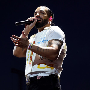 Rapper Drake agreed to buy a home for the mother of online creator Pinkchyu.