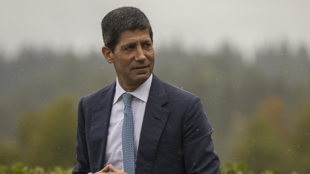 Fed Chair Kevin Warsh lays out 3 variables the central bank will use to gauge AI's effect on the economy