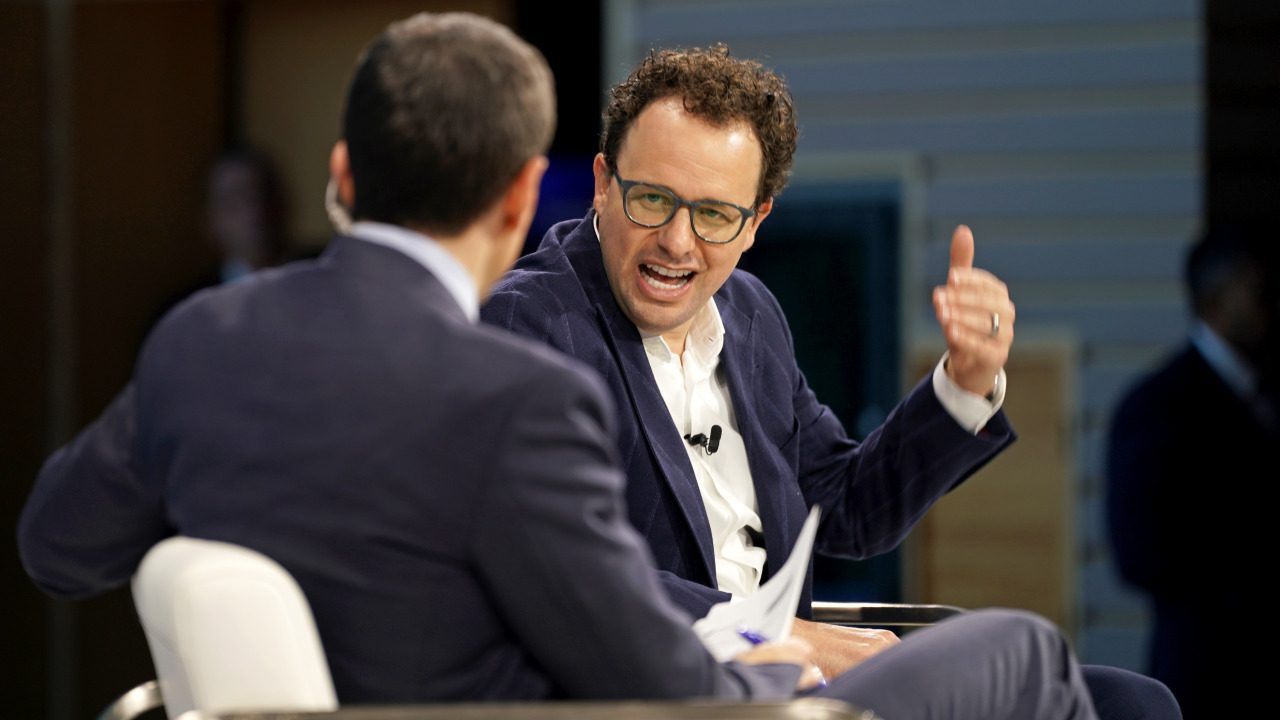 'Wildly off-base and impossible': Anthropic boss Dario Amodei says AI will cure cancer in a matter of years. Doctors disagree