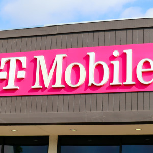 Elon Musk looks to get into the mobile phone market.