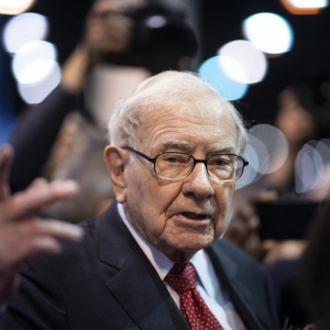 Warren Buffett, CEO of Berkshire Hathaway, speaks to the press in 2019.