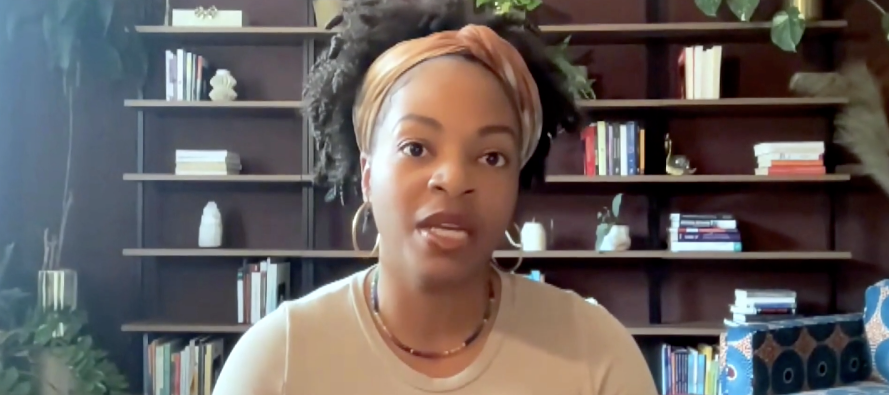 Stephanie McWoods speaking to CBS News Chicago