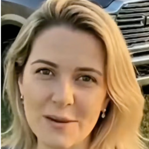 Photo of Edimar Martins and the AI generated "woman" he followed