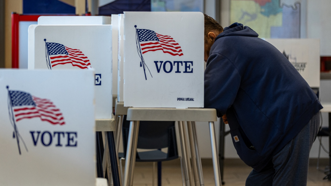 FBI warns midterm scammers are promising 'guaranteed returns' on campaign cash — 4 schemes to watch for