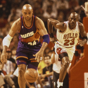 Charles Barkley and Michael Jordan playing in the 1993 NBA Finals.