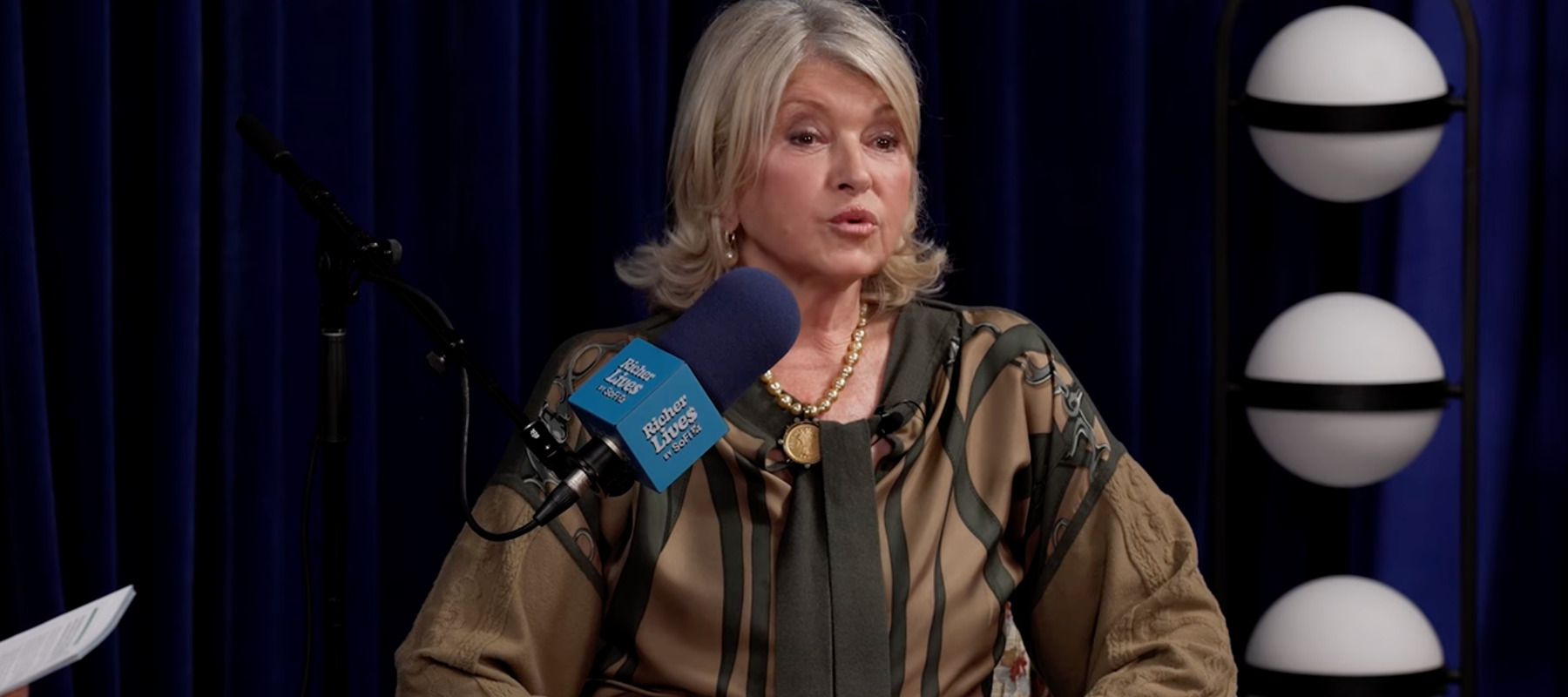 Martha Stewart speaking to Vivian Tu